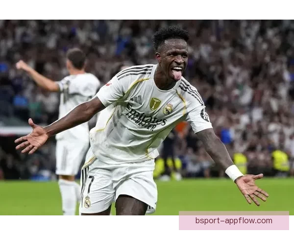 马略卡后卫赛场挑衅维尼修斯戏称其踢球如玩沙滩球